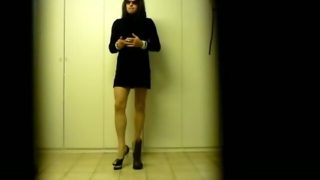 Black Tranny reitet black Dildo