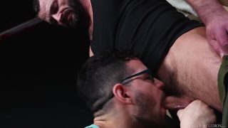 Menover30 haired older men go without condoms in locker room